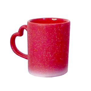 Caneca vermelha com alça de Coração